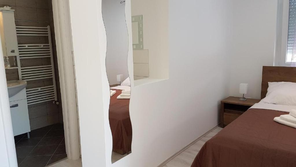 Lovrečica San Lorenzo Apartments מראה חיצוני תמונה
