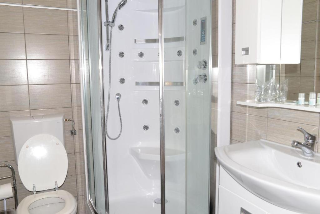 Lovrečica San Lorenzo Apartments מראה חיצוני תמונה