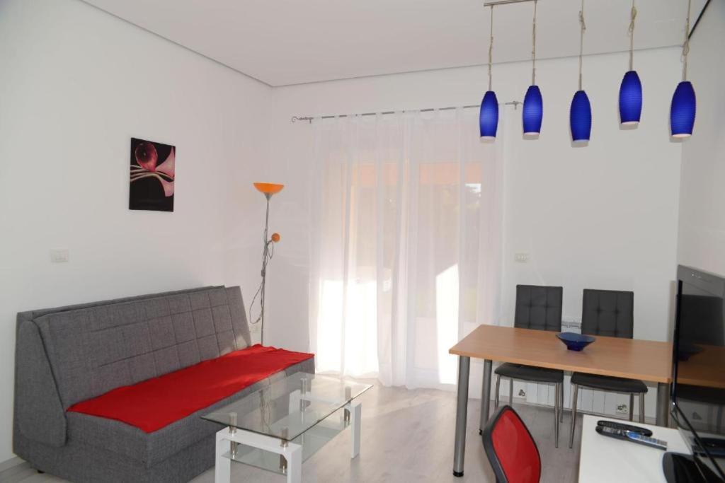 Lovrečica San Lorenzo Apartments מראה חיצוני תמונה